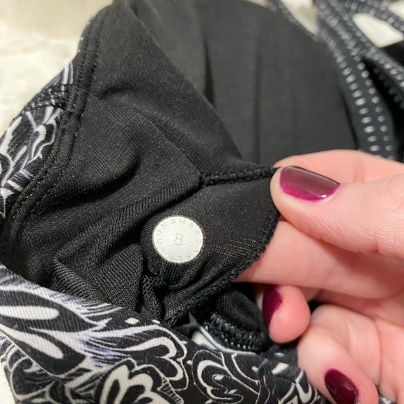 Lululemon Energy Bra in Infinity Energy Bra Alpine White Black - Picture 6 of 9